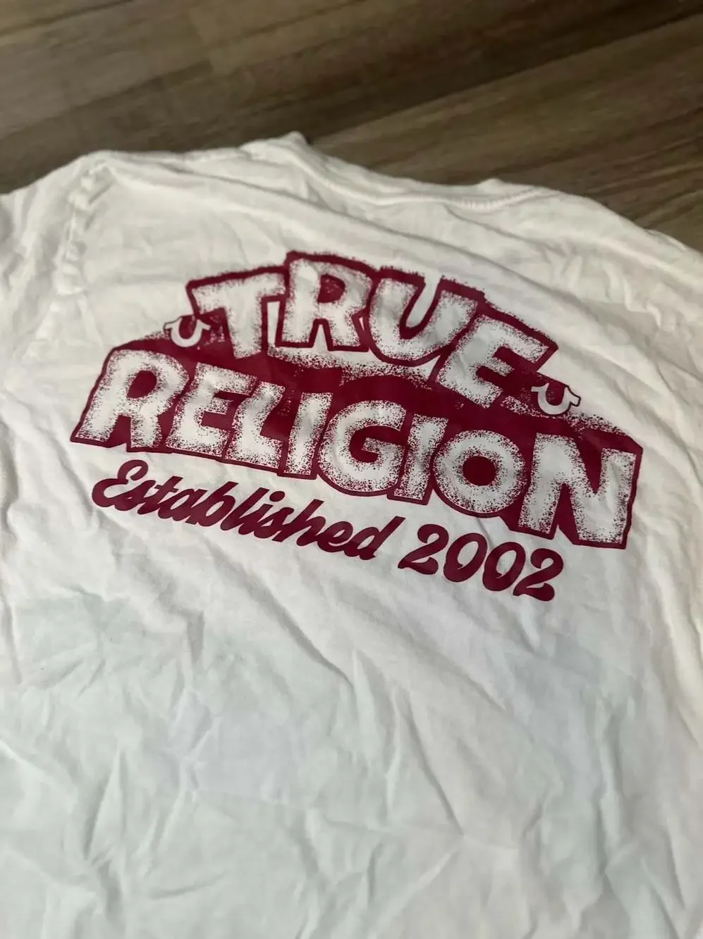 True Religion White Graphic T-Shirt with Burgundy Horseshoe Logo